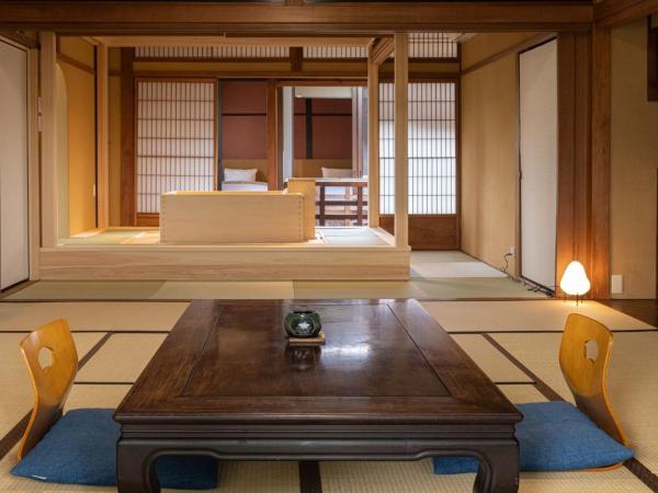 Nazuna Kyoto Nijo-jo : photo 3 de la chambre suite (90 m²) avec baignoire semi-extérieure - réservée aux adultes