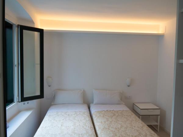 Hostal Marina Cadaqués : photo 8 de la chambre chambre lits jumeaux standard