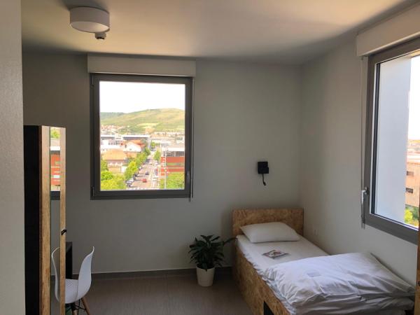 Auberge de jeunesse HI Clermont-Ferrand : photo 3 de la chambre lit dans dortoir pour femmes de 6 lits