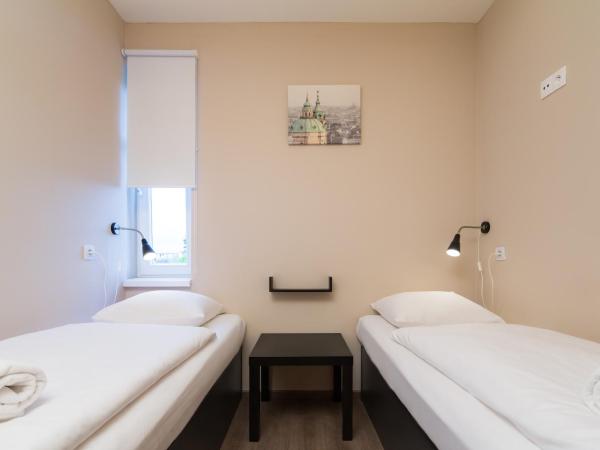 Minimino hotel : photo 4 de la chambre petite chambre lits jumeaux