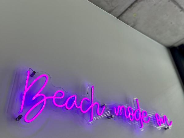 NEON APARTMENTS : photo 2 de la chambre appartement supérieur