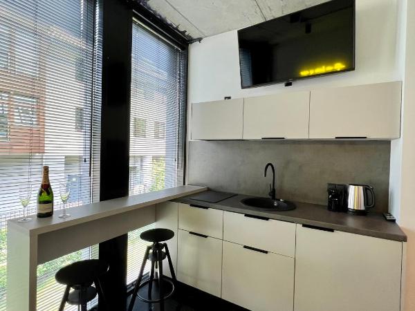 NEON APARTMENTS : photo 5 de la chambre studio