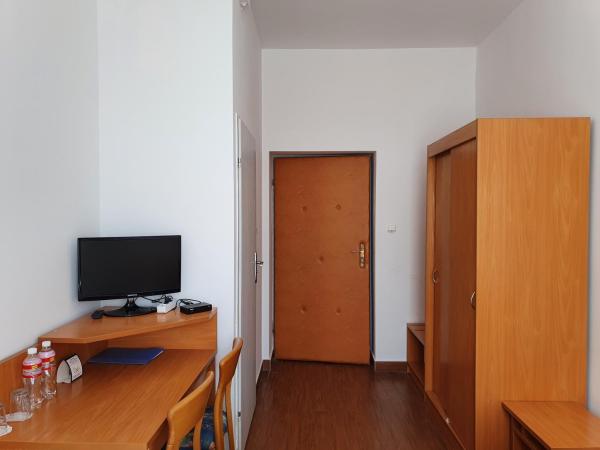 Hotel Miramar : photo 4 de la chambre grande chambre double