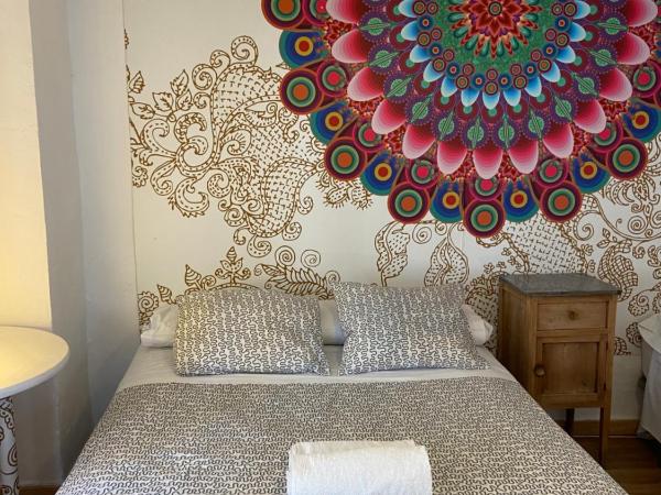 Hostel La Corredera : photo 1 de la chambre chambre double ou lits jumeaux