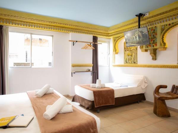 Casual Civilizaciones Valencia : photo 4 de la chambre chambre quadruple avec salle de bains privative