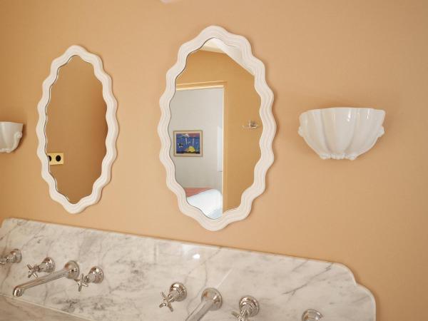 Hôtel La Tartane Saint-Tropez : photo 1 de la chambre chambre double avec patio