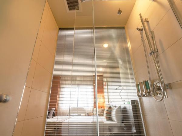 Hotel Must : photo 7 de la chambre chambre double avec cheminée et douche