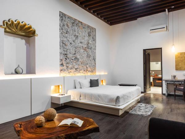 El Mesón de Santa Rosa : photo 1 de la chambre suite lit king-size