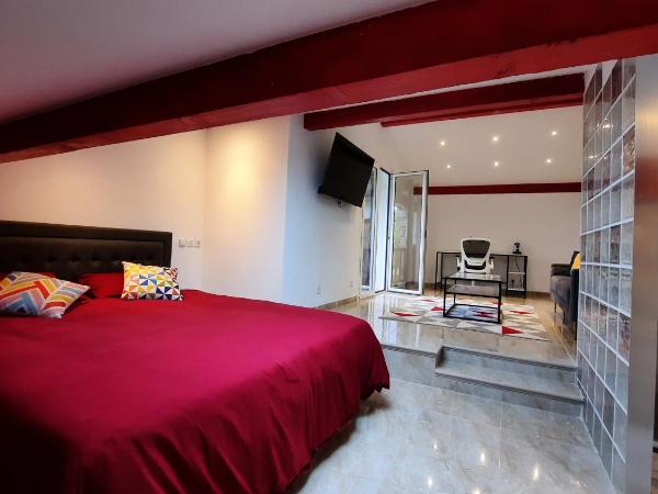 Bed & Breakfast L'Etape Basque : photo 8 de la chambre chambre lit queen-size avec balcon