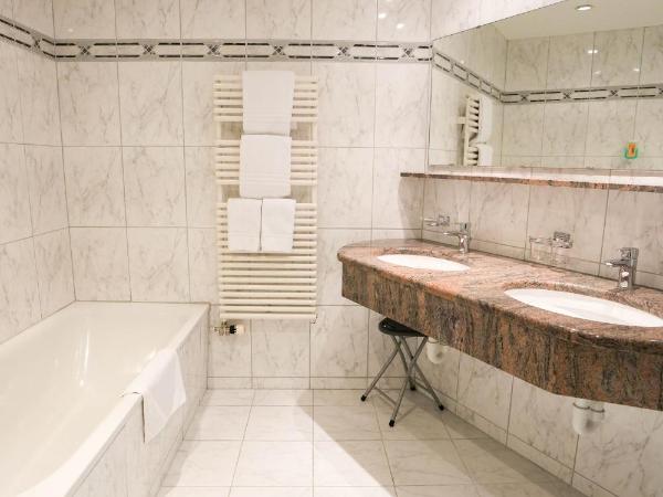 Hotel Bären : photo 5 de la chambre chambre double supérieure