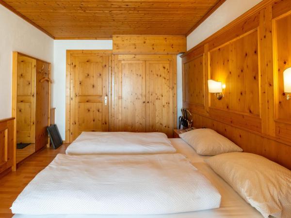 Hotel Bären : photo 4 de la chambre chambre double confort - orientation sud