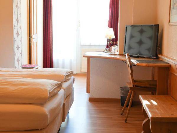 Hotel Bären : photo 5 de la chambre chambre double confort - orientation sud