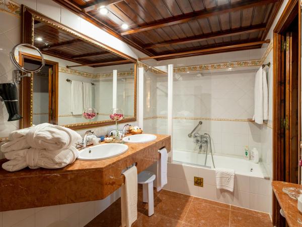 Rigat Park & Spa Hotel - Adults Recommended : photo 7 de la chambre suite impériale - vue sur parc