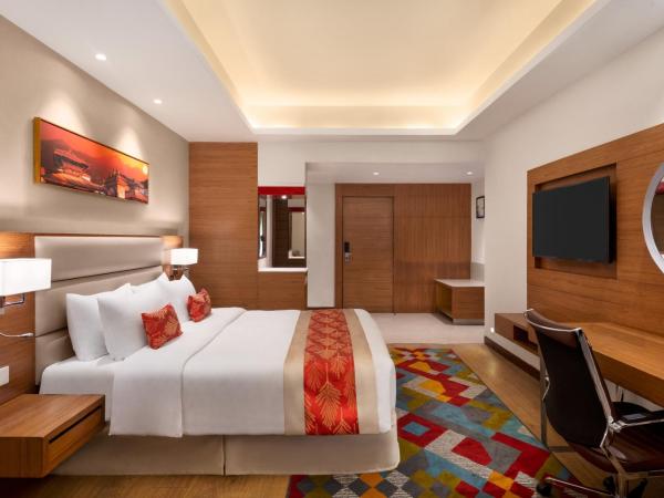 Ramada Encore by Wyndham Kathmandu Thamel : photo 3 de la chambre deluxe king room,with balcony and city view - non smoking (10% off on food and soft beverages)