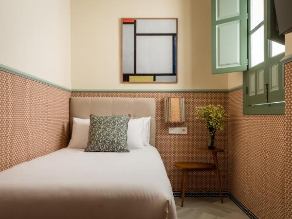 BYPILLOW Abril : photo 1 de la chambre chambre simple intérieure