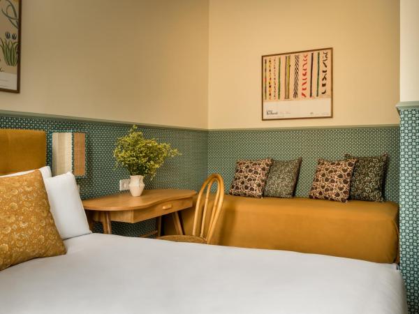 BYPILLOW Abril : photo 2 de la chambre chambre double supérieure avec terrasse