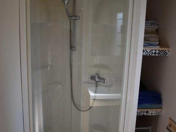 mobil-home sur terrain bucolique : photo 4 de la chambre tente