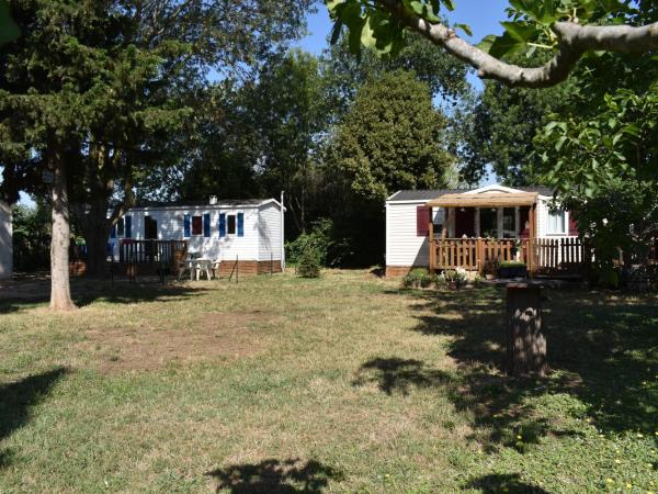 mobil-home sur terrain bucolique : photo 10 de la chambre tente