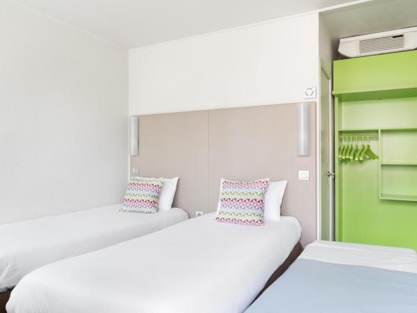 Campanile Toulon - La Seyne sur Mer - Sanary : photo 3 de la chambre chambre lits jumeaux avec lit enfant