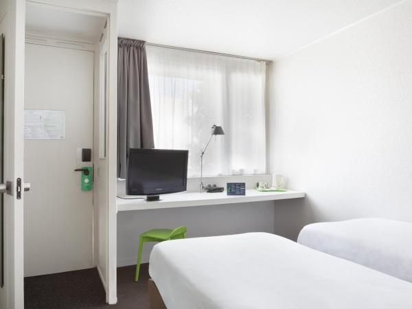 Campanile Toulon - La Seyne sur Mer - Sanary : photo 2 de la chambre chambre lits jumeaux supérieure