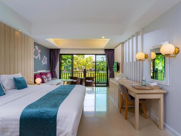 Khaolak Emerald Surf Beach Resort and Spa - SHA Extra Plus : photo 1 de la chambre chambre familiale deluxe