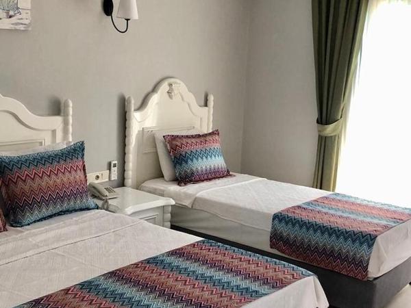 Hotel Grand Levent : photo 2 de la chambre chambre double ou lits jumeaux standard avec balcon