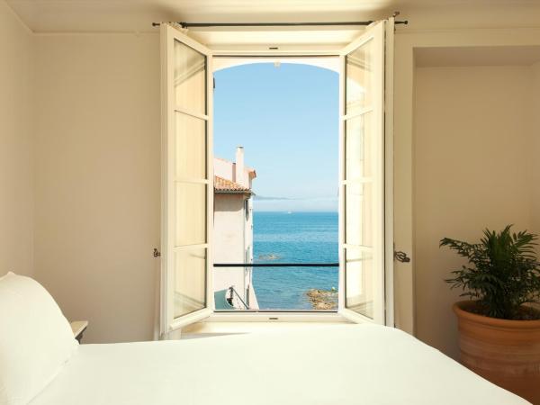 Hotel la Ponche : photo 1 de la chambre chambre deluxe - vue sur mer