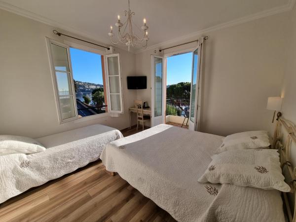 Hotel De La Darse : photo 4 de la chambre chambre triple avec balcon - vue sur mer