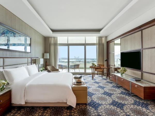 Grand Plaza Mövenpick : photo 8 de la chambre chambre lit king-size supérieure - vue sur mer