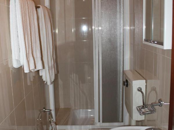 Residencia Vale Formoso : photo 4 de la chambre chambre quadruple