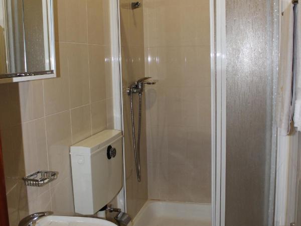 Residencia Vale Formoso : photo 10 de la chambre chambre lits jumeaux