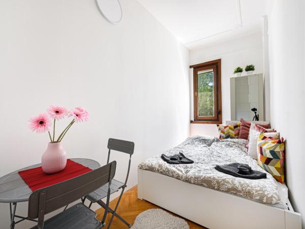 Stylish Homes Downtown Buda : photo 2 de la chambre chambre double