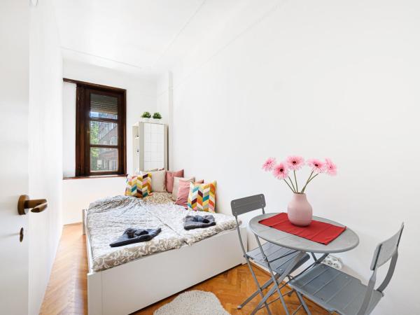 Stylish Homes Downtown Buda : photo 3 de la chambre chambre double