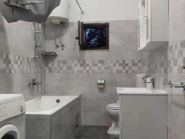 Eros Rooms : photo 4 de la chambre lit dans dortoir mixte de 4 lits