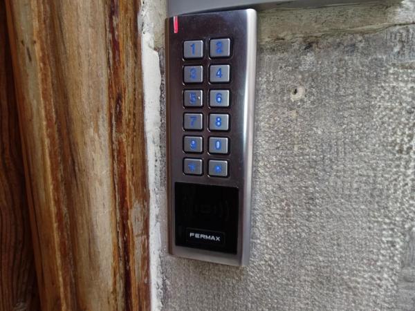 Pensión Moratin : photo 5 de la chambre chambre triple avec douche