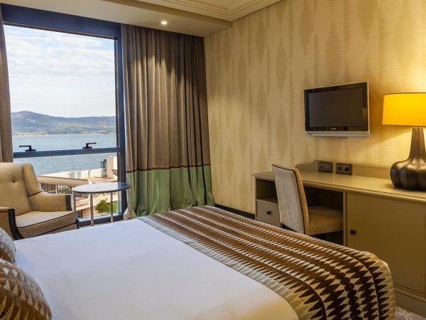 Hotel Bahía : photo 3 de la chambre chambre familiale (2 adultes et 2 enfants)