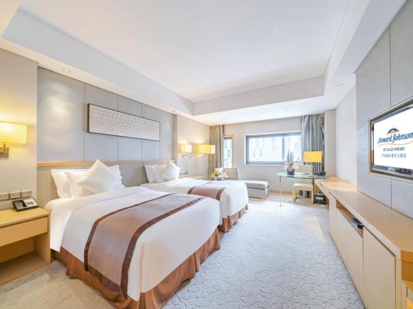 Howard Johnson IFC Plaza Ningbo : photo 1 de la chambre chambre lits jumeaux supérieure - vue sur ville