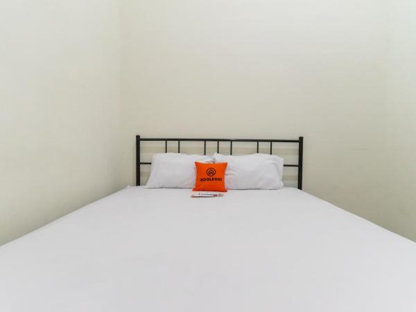 KoolKost Syariah near LRT Boulevard Selatan Station - Minimum Stay 6 Nights : photo 1 de la chambre chambre double standard