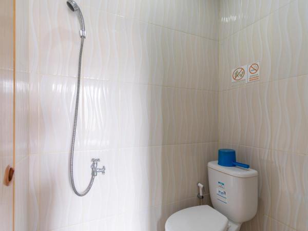 KoolKost Syariah near LRT Boulevard Selatan Station - Minimum Stay 6 Nights : photo 6 de la chambre chambre simple