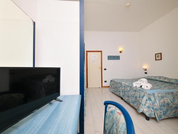 Fortuna Beach - Seaside Hotel : photo 5 de la chambre chambre double ou lits jumeaux Économique