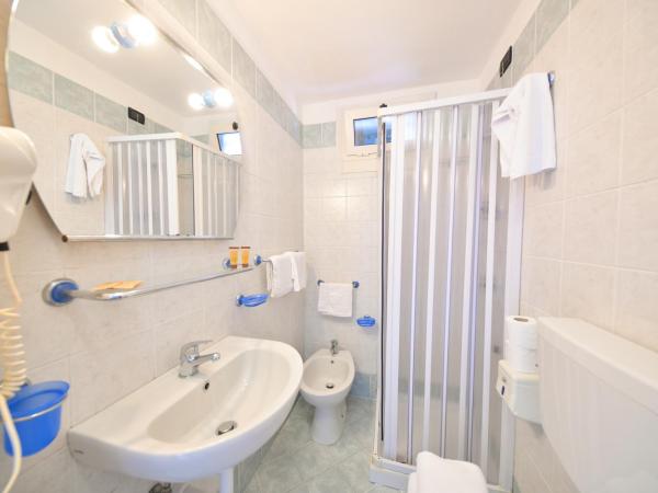 Fortuna Beach - Seaside Hotel : photo 8 de la chambre chambre double ou lits jumeaux Économique