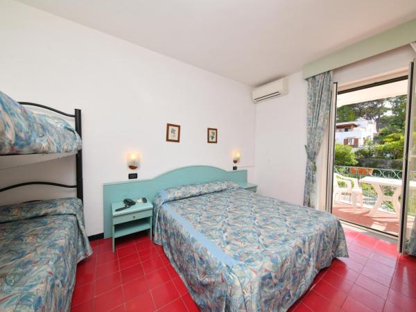 Fortuna Beach - Seaside Hotel : photo 4 de la chambre chambre quadruple