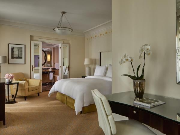 Four Seasons Hotel Gresham Palace Budapest : photo 6 de la chambre chambre lit king-size - gresham