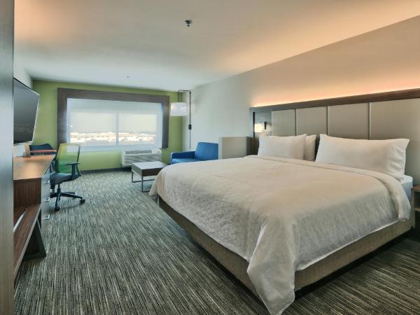 Holiday Inn Express & Suites - Albuquerque East, an IHG Hotel : photo 8 de la chambre suite lit king-size – non-fumeurs