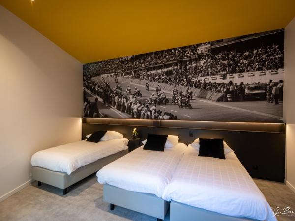 Boutique Hôtel, La Cour de la Reine, Rooftop city center : photo 2 de la chambre chambre triple deluxe