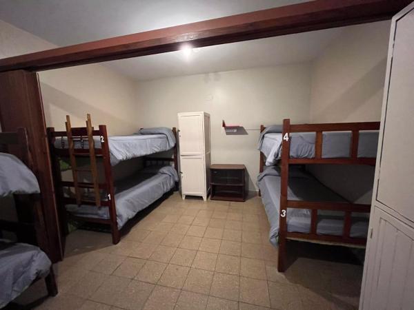 Ferienhaus Hostel Salta : photo 2 de la chambre lit simple dans dortoir à 6 lits