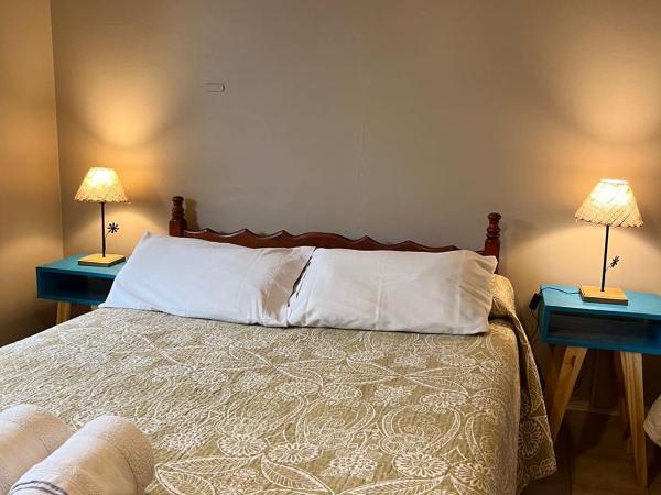 Ferienhaus Hostel Salta : photo 2 de la chambre chambre double avec salle de bains commune