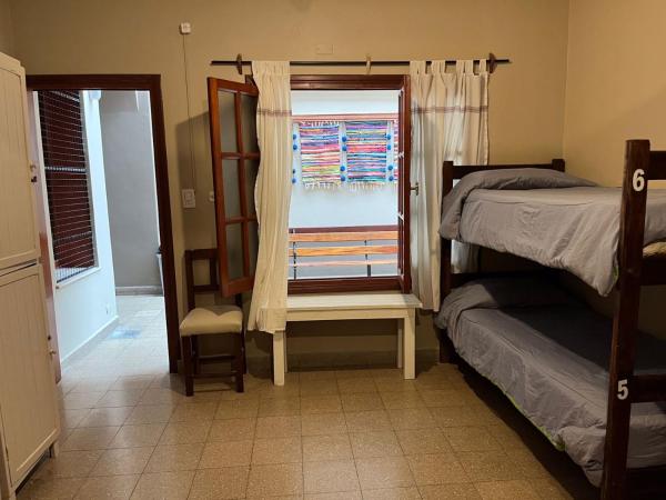 Ferienhaus Hostel Salta : photo 4 de la chambre lit simple dans dortoir à 6 lits