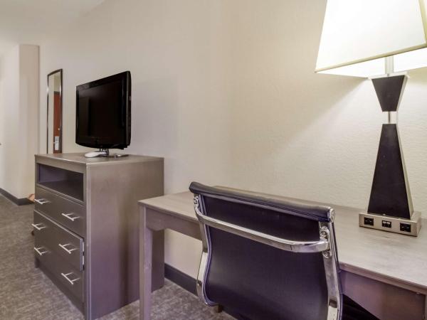 SureStay Plus Hotel by Best Western Houston Medical Center : photo 1 de la chambre chambre avec 2 grands lits queen-size
