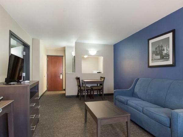 SureStay Plus Hotel by Best Western Houston Medical Center : photo 4 de la chambre suite lit queen-size